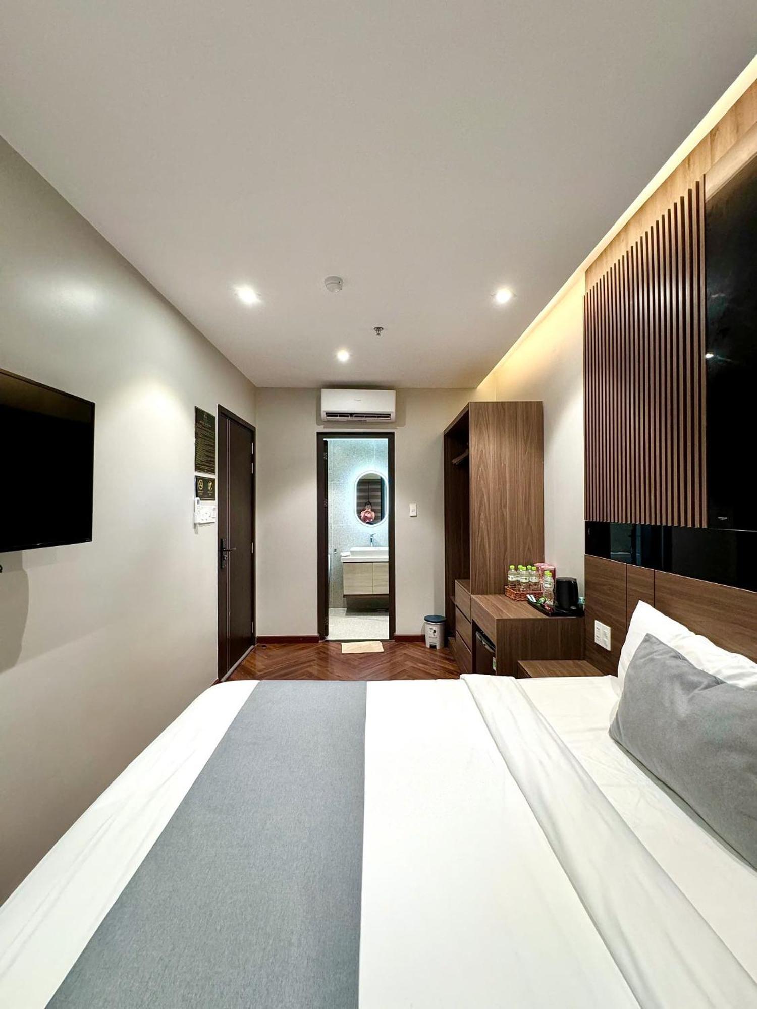 Khách sạn Long 2 *